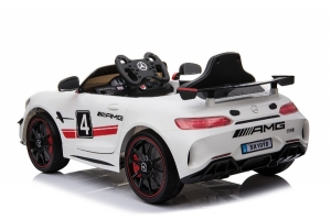 Mercedes AMG GT4 Kinderauto mit Fernsteuerung von links-hinten