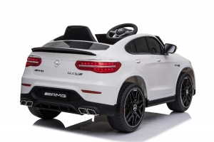 Mercedes Benz GLC63S-M Kinderauto mit Fernsteuerung von rechts-hinten